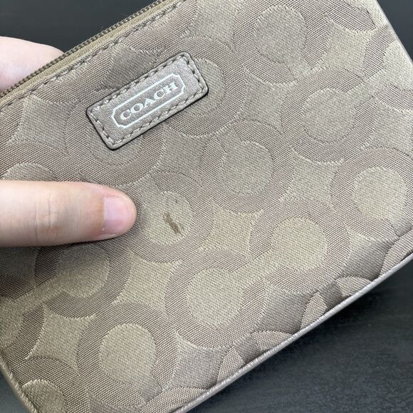Coach Wristlet‎ Signature Taupe Op Art Small Logo Pattern READ - Picture 3 of 13